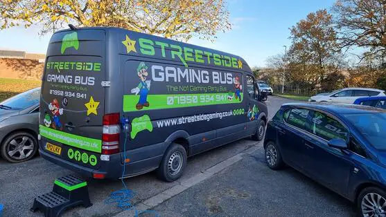 Gaming bus in essex ,party time,boys playing on xbox ,in gamingbus,gamingsetup,xbox,nintendo,ps5,boys,gaming,vr,steeringwheel,racing,fnaf,greegamingbus
