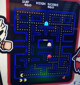 Classic Pac-Man game displayed on the Streetside retro arcade machine